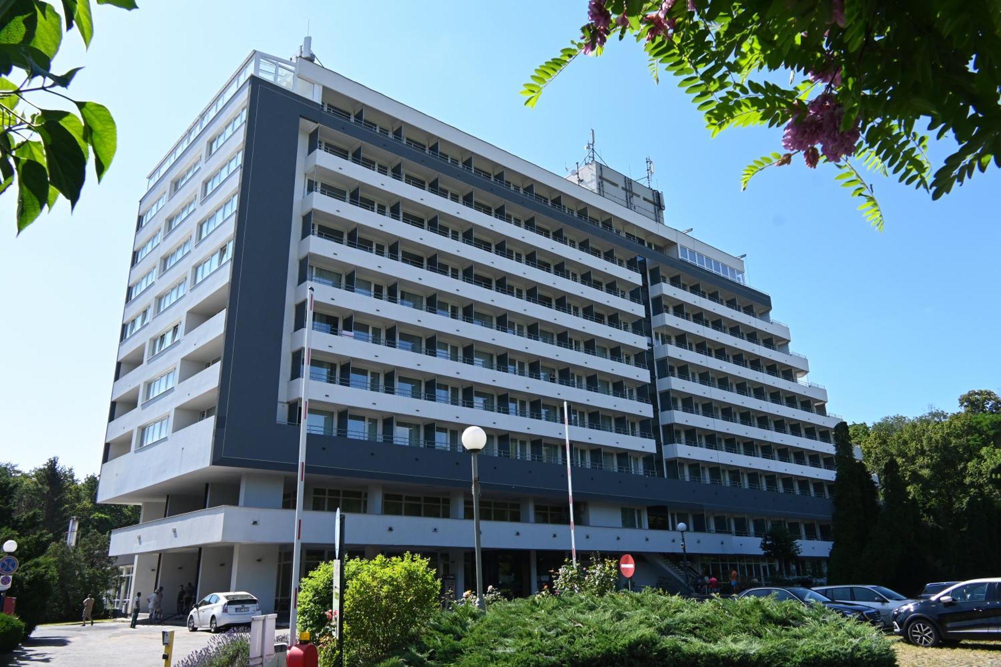 Hotel Szieszta Шопрон Екстериор снимка