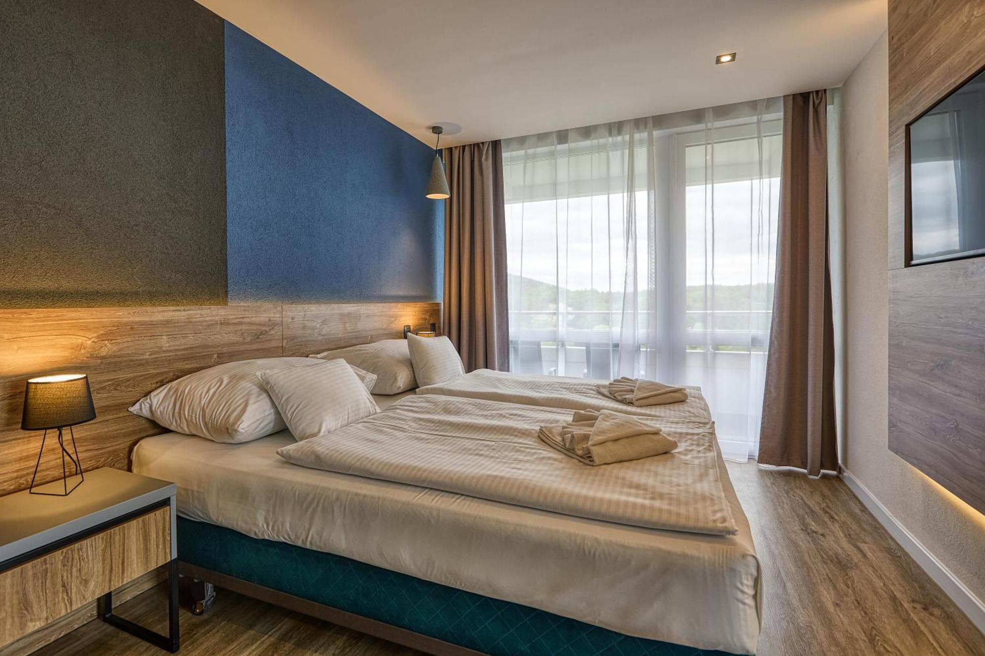 Hotel Szieszta Шопрон Екстериор снимка