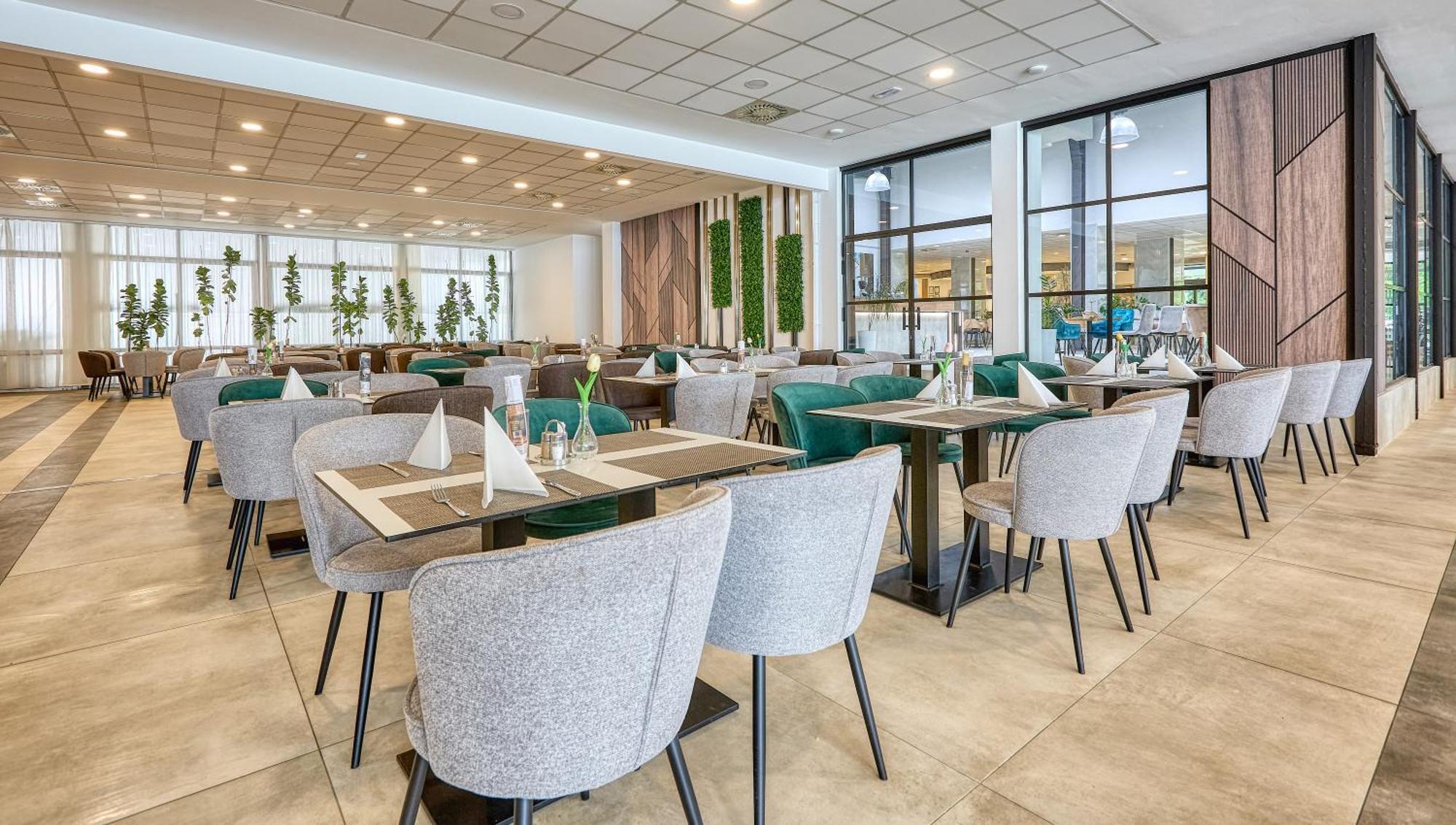 Hotel Szieszta Шопрон Екстериор снимка