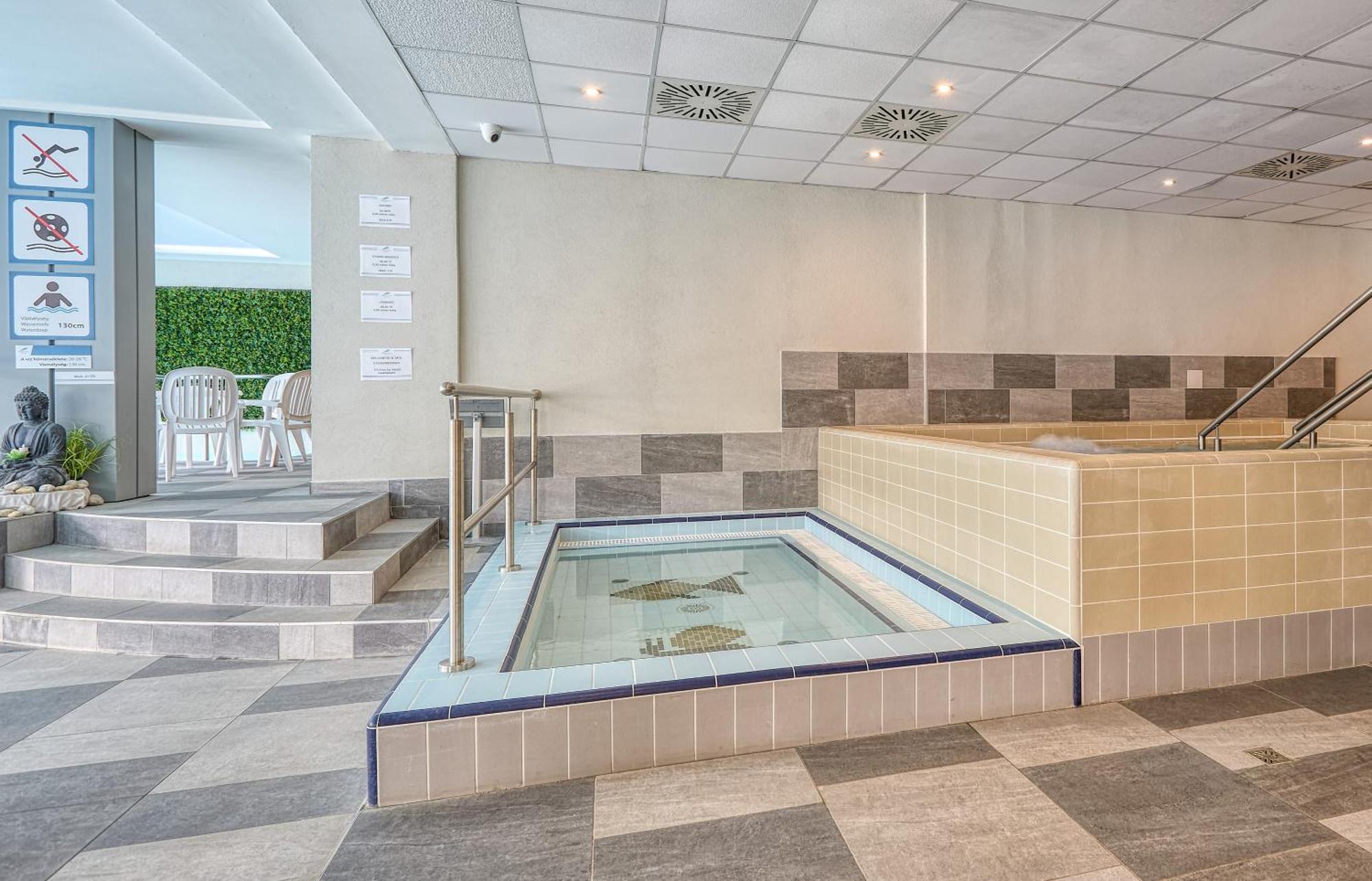 Hotel Szieszta Шопрон Екстериор снимка