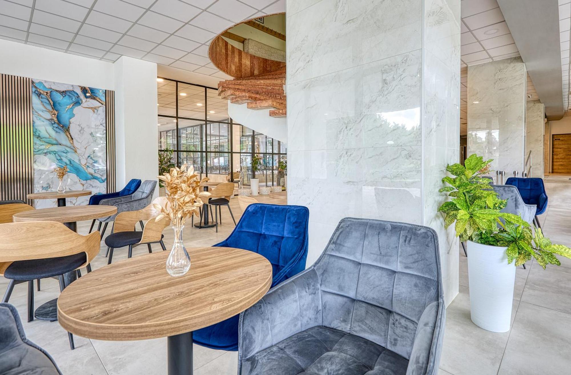 Hotel Szieszta Шопрон Екстериор снимка