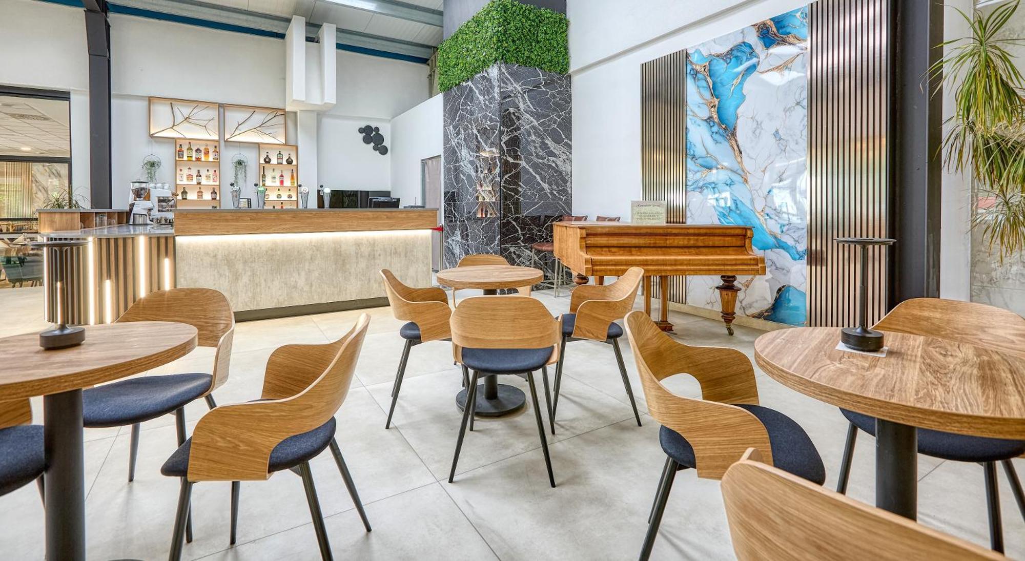 Hotel Szieszta Шопрон Екстериор снимка